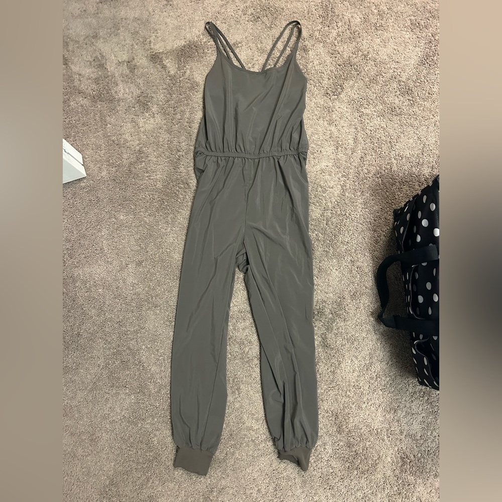 Offline by Aerie Women’s Athletic Jumpsuit Size L